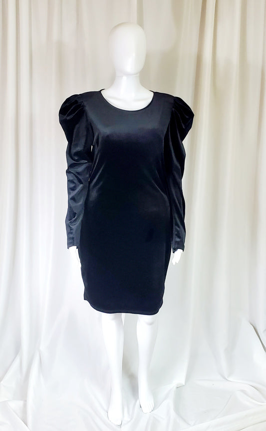 Black Long Sleeve Velvet Fitted Dress