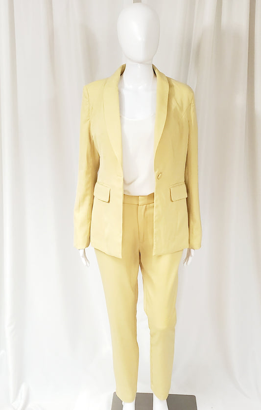 Single Button Suit